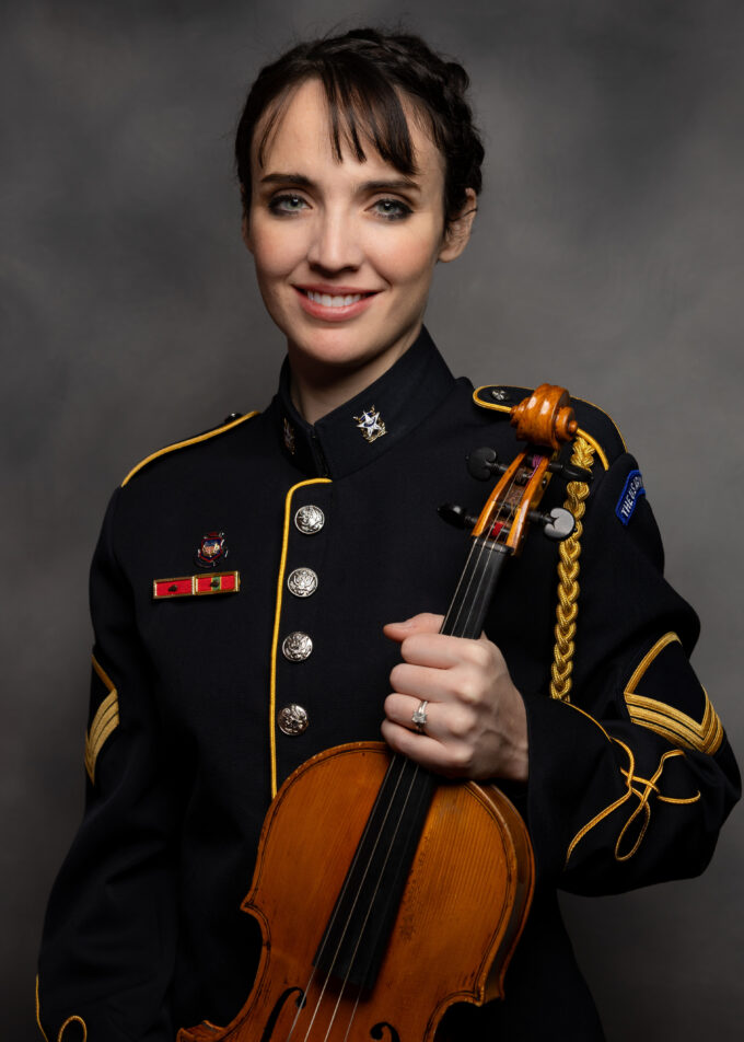 SSG Julia Clancy, viola